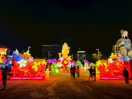 Auspicious Ziyun, Persimmons in Plenty