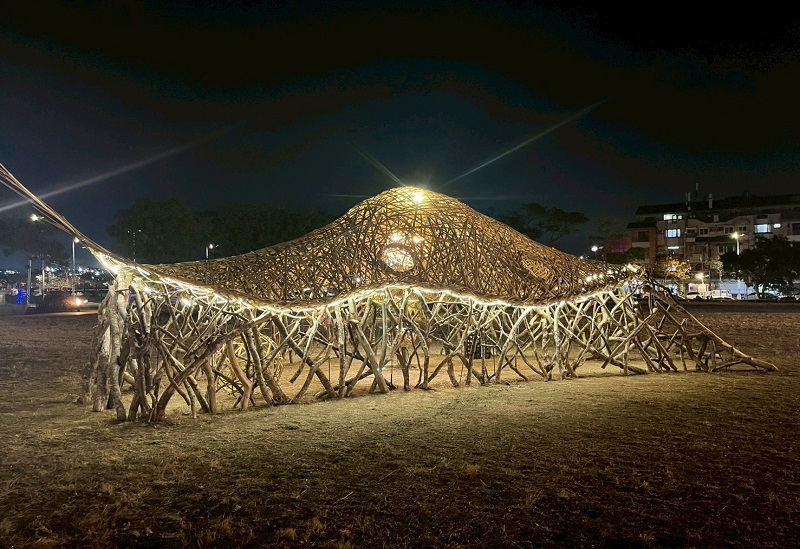 人は草木の間にあり