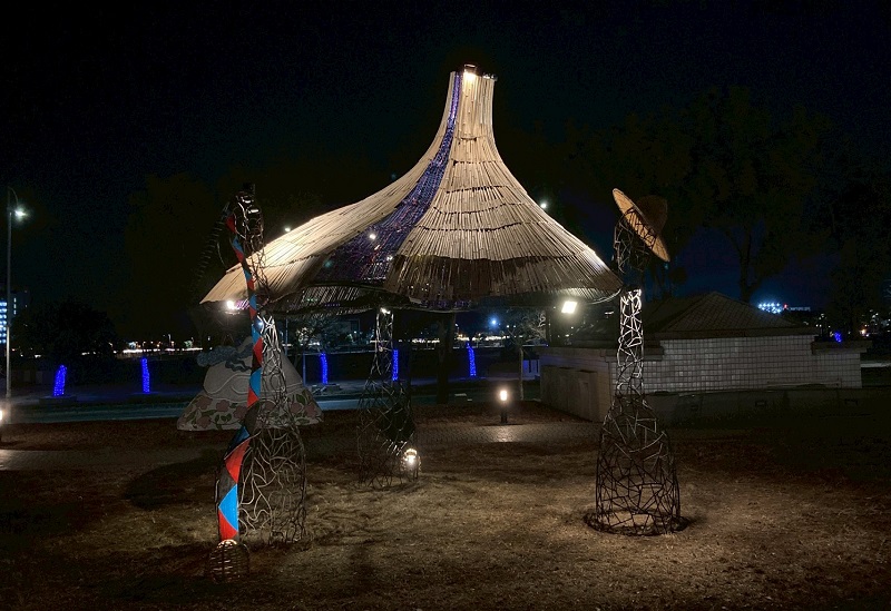 산을 떠받치는 사람