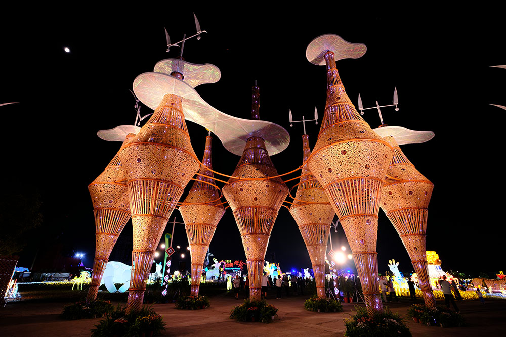 주뤄의 빛을 엮다 (Threads of Light – ZhuLuo Gateway)